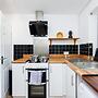 Convenient and Stylish 2-bed Apartment in Croydon
