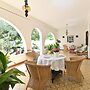 IzzHome Colonial