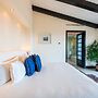 Beautiful 3 Bedroom Condo