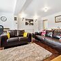 Spacious Home - Sleeps 10 - Free Parking - Pets