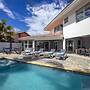 4BR 4BA Villa w Private Pool Eagle Palm Beach