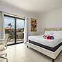 NEW Modern 2 Bedroom Townhome Gold Coast