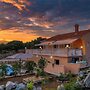 Villa Akulica With Heated Outdoor Pool and Seaview
