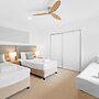 LEO2-Sophisticated Beach Holiday Home