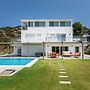 Villa w Pool Garden Patio 1 min to Beach in Bodrum