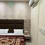 Goroomgo Shree Krishna Hotels Amritsar