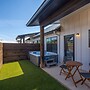 Ethel's Digs With Hot Tub