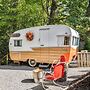 Shasta Mountain Escape 1 Bedroom Home by RedAwning