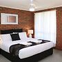 Jacaranda Motel & Holiday Units