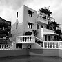 Junior Villa for up to 10 Vacationers Full View
