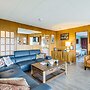 Beachfront Cottage on Seaside Promenade w/ Hot Tub