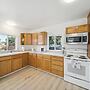 Pet-friendly Newman Lake Cottage w/ Beach Access!
