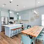 Steps to Coast: Gorgeous Beach House in Galveston