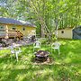 Pet-friendly Pocono Lake Cabin w/ Community Pool!