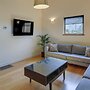 Modern White Salmon Apartment, Steps From Town