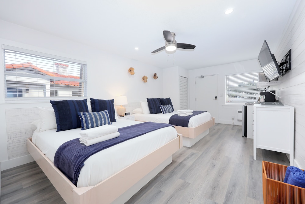 Siesta Key Beach Resort and Suites