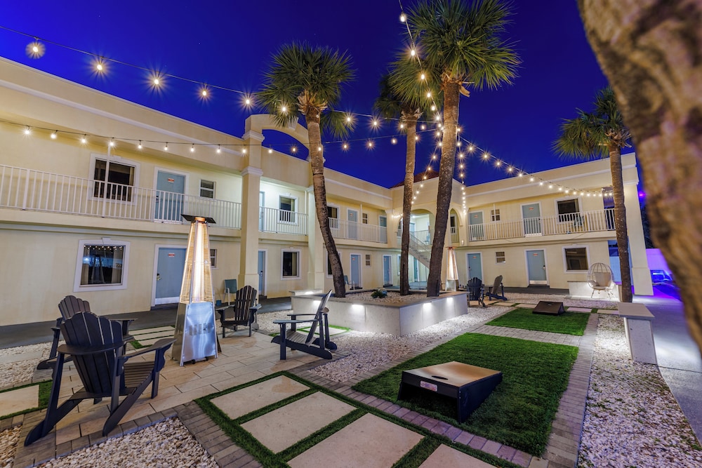 Dunes Inn & Suites