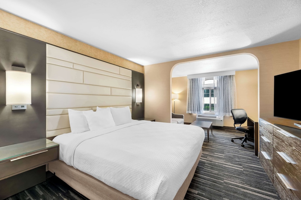 Best Western Plus Abbey Inn