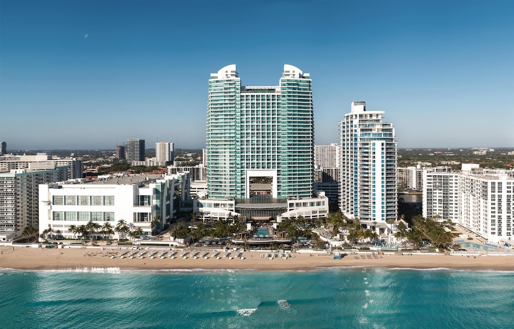 Signia by Hilton Diplomat Beach Resort