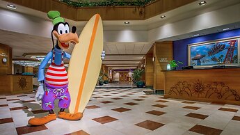 Disney S Paradise Pier Hotel On Disneyland Resort Property