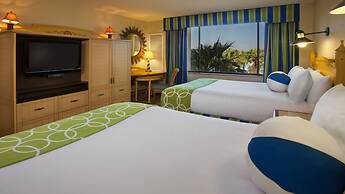 Disney S Paradise Pier Hotel On Disneyland Resort Property