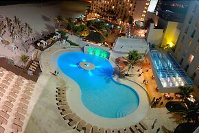 メキシコのカンクンにあるsunset Royal Beach Resort All Inclusive Sunset Royal Beach Resort