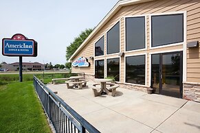 Hotel Americinn By Wyndham Shakopee Near Canterbury Park - 