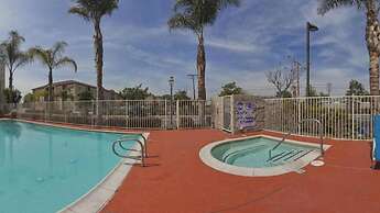 Hotel Holiday Inn Express Suites Garden Grove Anaheim South
