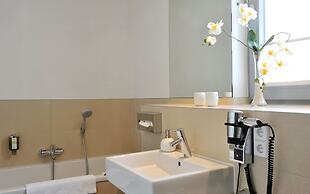 Grimms Hotel Berlin Mitte Berlin Germany Lowest Rate - 