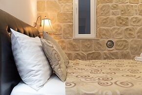 Hotel Palace Queen Mary Luxury Rooms Split Croatia