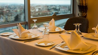 Parion Hotel Etstur Com