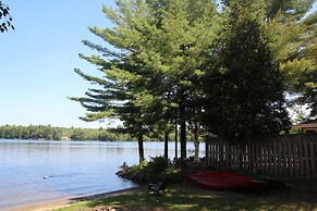 加拿大 Muskoka Lakes的black Lake Cabins 保证最低价