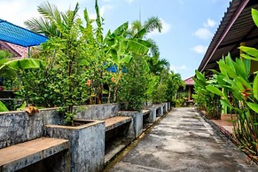 Hotel Pop Riverside Homestay Trat Thailand Lowest Rate - 