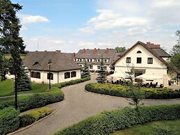 ポーランドのサンドミエシュにあるhotel Sarmata 最低料金を保証します