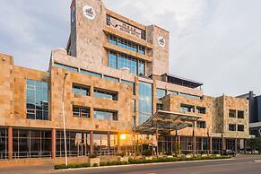 ボツワナ共和国のハボローネにあるprotea Hotel By Marriott Gaborone Masa Square 最低料金を保証します