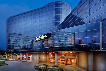 Radisson Hotel Vancouver Airport, Richmond, Canada - Lowest Rate Guaranteed!