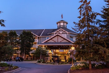 Hotel Deerhurst Resort, Huntsville, Canada - Lowest Rate Guaranteed!