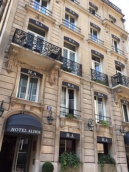 Book a hotel room in paris