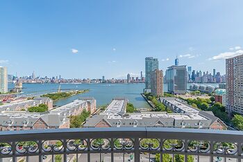 skyline luxury home suites