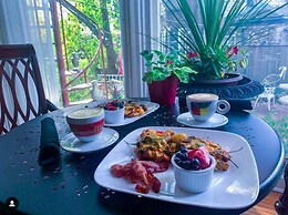 Hotel Hochelaga Inn, Kingston, Canada - Lowest Rate Guaranteed!