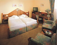 Hotel Monica