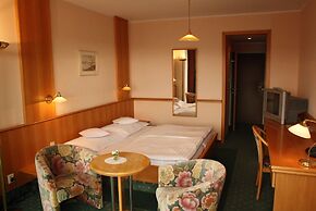 Hotel Monica
