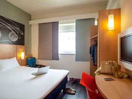 Hotel ibis Milano Centro, Milan, Italy - Lowest Rate Guaranteed!
