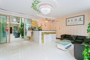 Hongrui Business Hotel