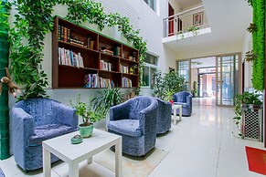 Hongrui Business Hotel