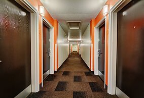 Hotel Motel 6 Newport, RI, Newport, United States of America - Lowest