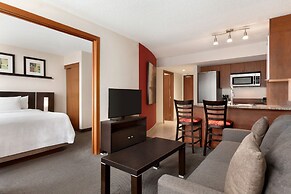 Embassy Suites Montréal by Hilton