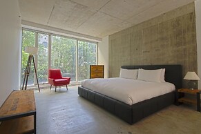 Bijoux Square Apartments