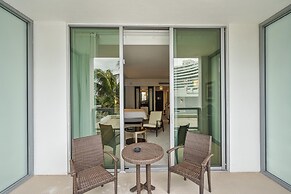 Junior Suite 1 At Sorrento S- Fontainebleau Miami Beach Studio Bedroom