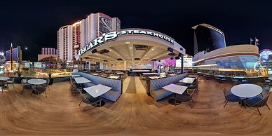 Plaza Hotel & Casino